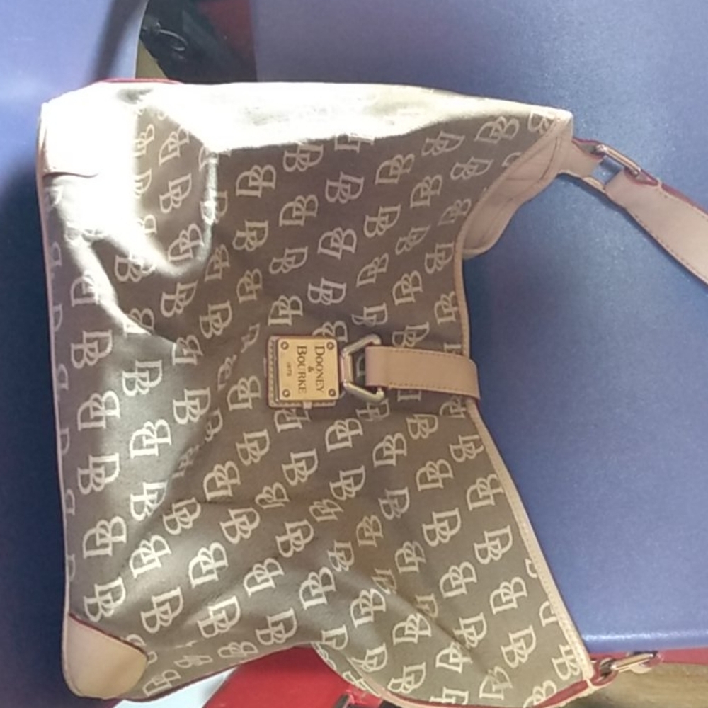 Dooney and Bourke pocketbook